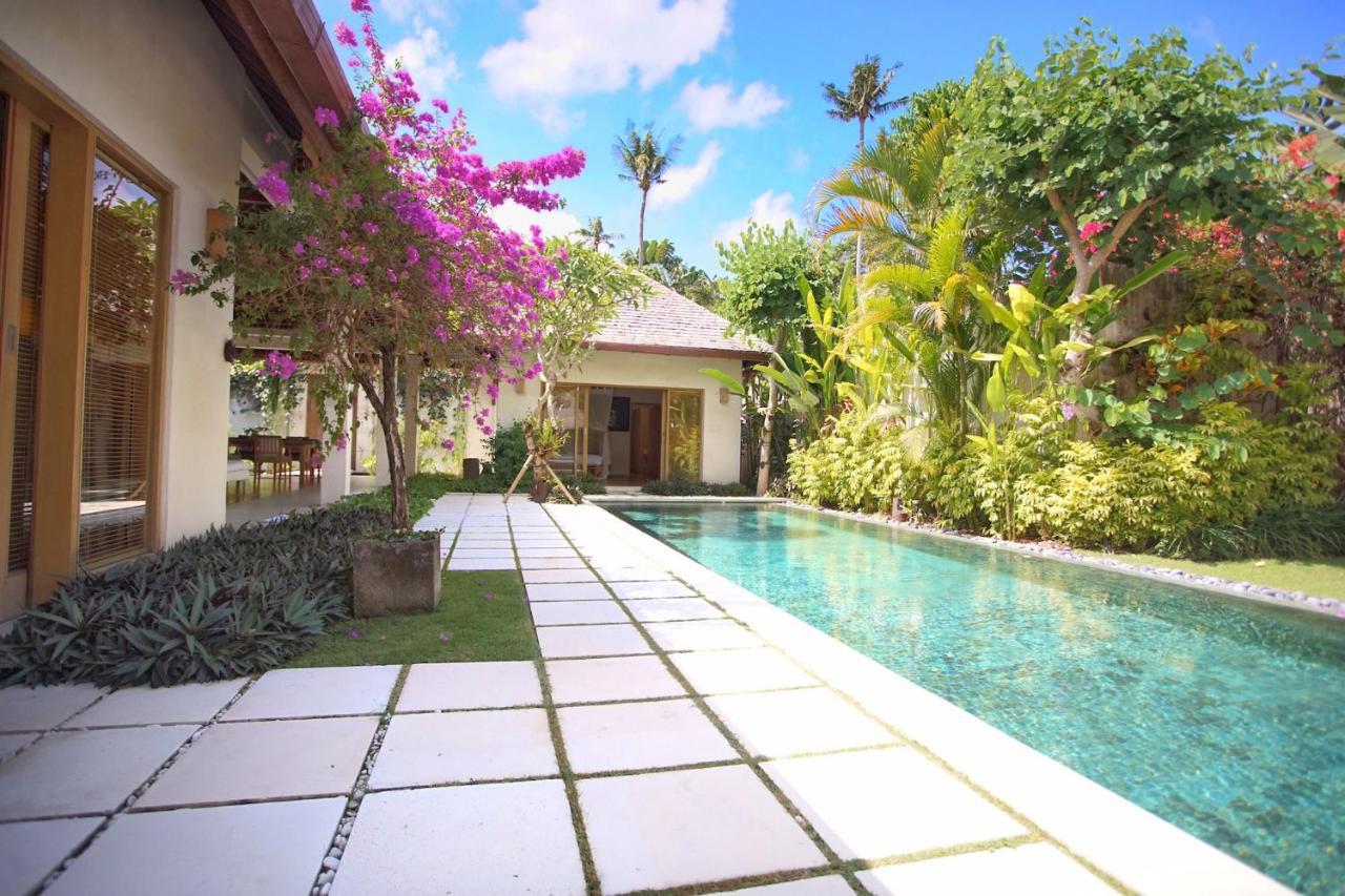 Villa Bali Asri Batubelig Seminyak Esterno foto